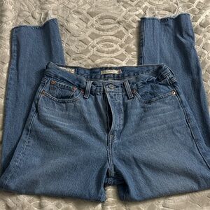 Levi's Women's Cropped Blue Jeans